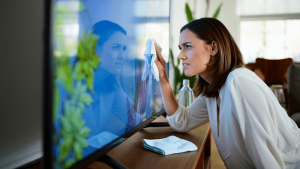 Design


						Comment nettoyer un écran de télévision : les conseils d'expert
					

					
						4 mai 2026