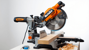 Test de la scie à onglet radiale KGSV 72 6 Xact Sym de Metabo