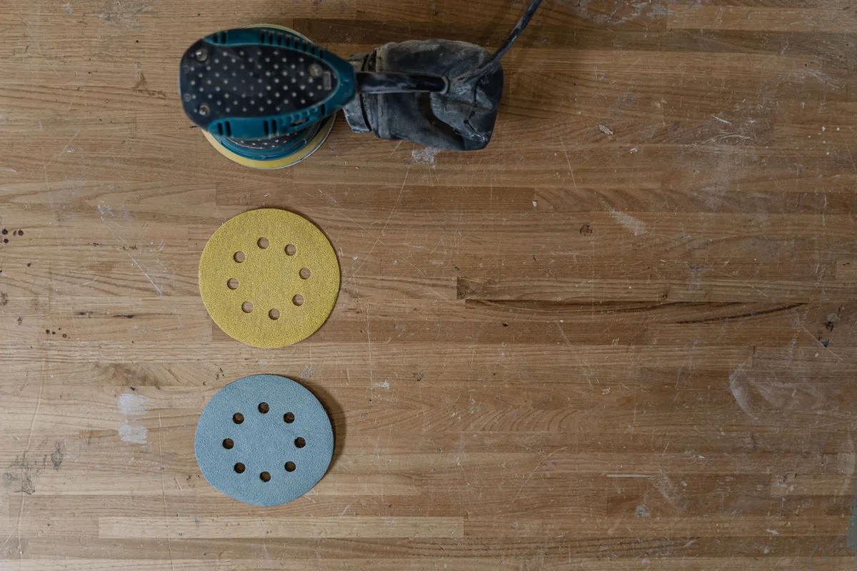 Disques diamantés et ponceuses pour béton sur établi