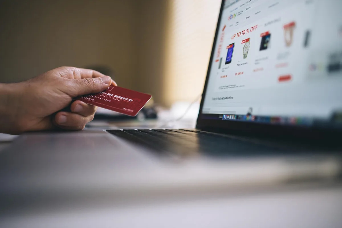 Écran montrant une simulation d'échéances pour un paiement en plusieurs fois
